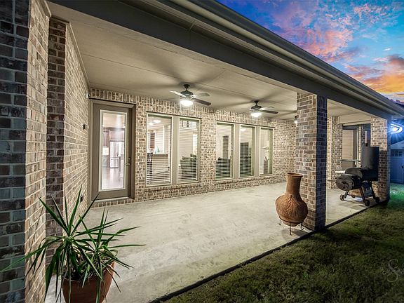 5th image of 2711 Carriage Hollow Ln