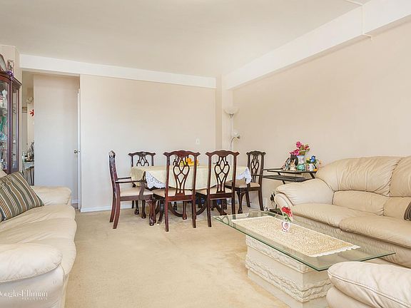 2nd image of 8915 Parsons Blvd APT 11G