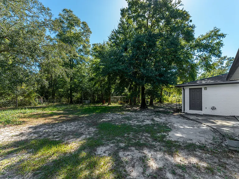 83 Edgewood Dr — Photo 44