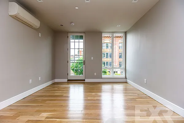 Rented by EXR | media 5