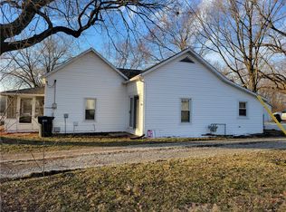 206 S East St, Watson, IL 62473