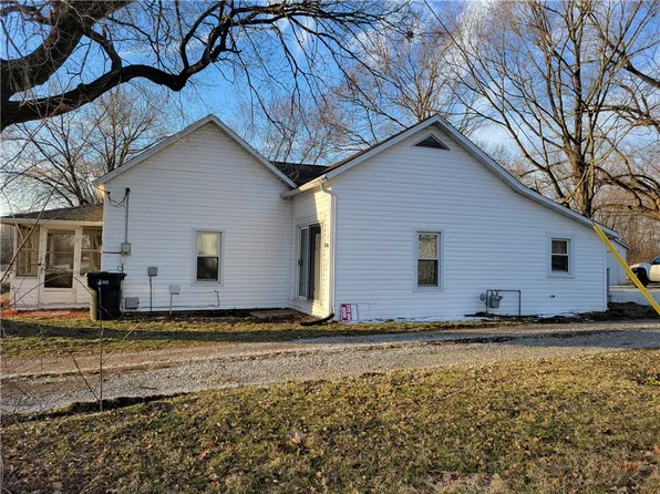 206 S East St, Watson, IL 62473