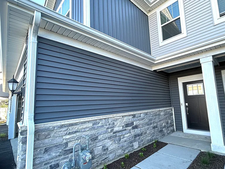 612 Cassia Ct — Photo 2