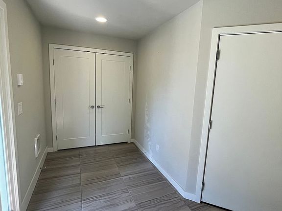 5th image of 1525 139th Ct NE