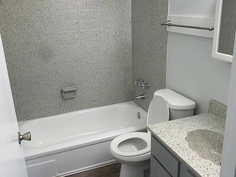 Whitehall Apartments — Photo 12