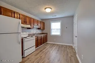 2 bed, 1.0 bath, $1,125 — Photo 3