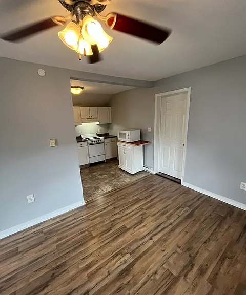 827 Lincoln St #2 — Photo 2