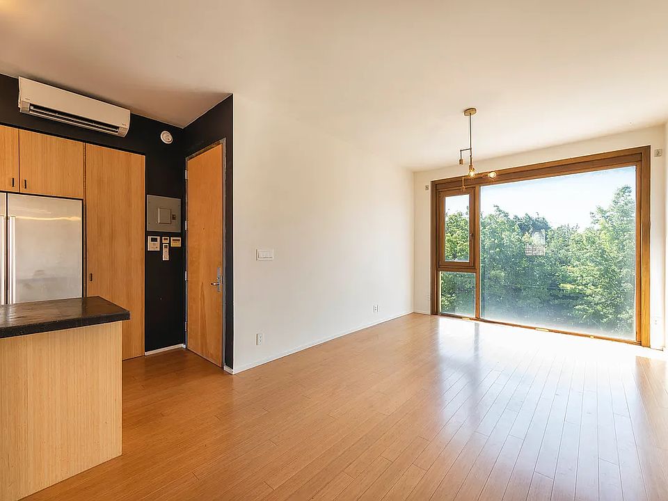 1st image of 439 Metropolitan Ave #2