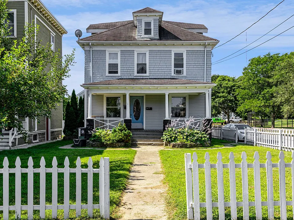 24 Blaisdell St