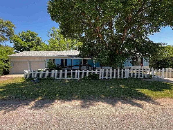 884 Moscow St, Hays, KS 67601