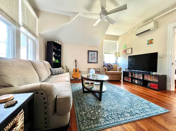 106 Village Dr #302, Staunton, VA 24401