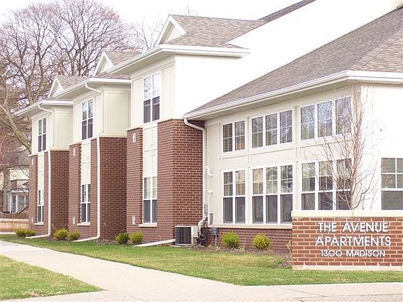 Avenue Senior Apartments
