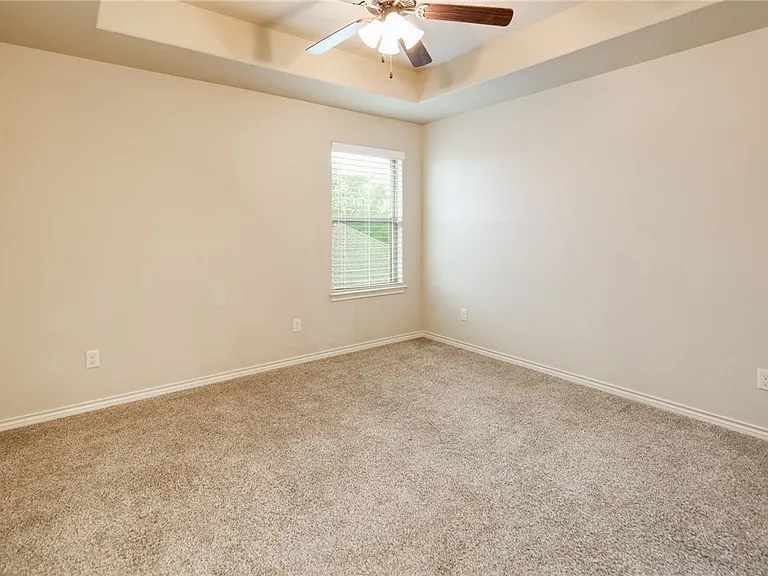 4025 Crestmont Dr — Photo 27