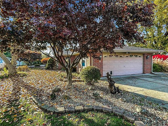 3rd image of 7200 Yorker Dr