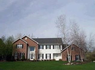 30 Merryhill Ln, Pittsford, NY 14534