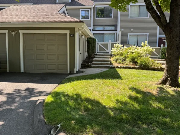 47 Country Walk, Shelton, CT 06484