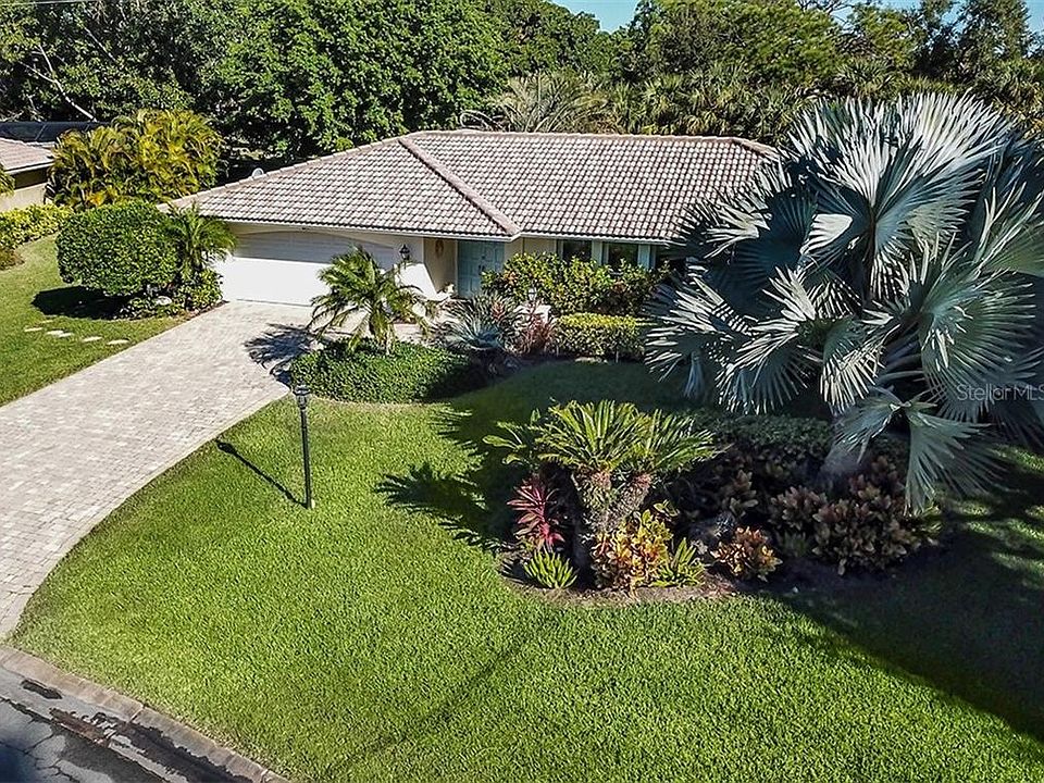 1st image of 304 Cavallini Dr