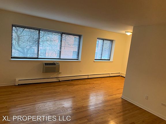 4th image of 1024 W Catalpa Ave APT 302