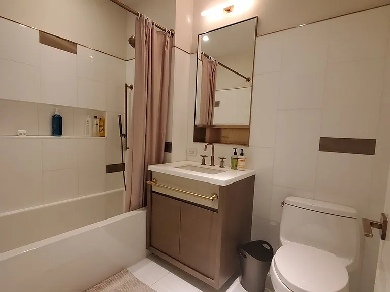 305 E 51st St #17F — Photo 9