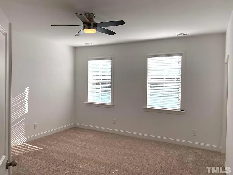 336 Clementine Dr — Photo 7