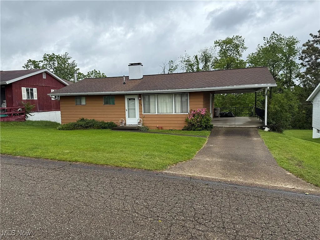156 Andover Rd photo 1