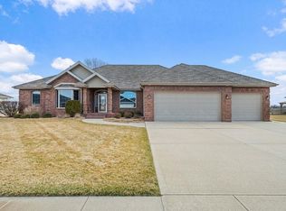 461 S Deer Creek Pl, Columbus, NE 68601