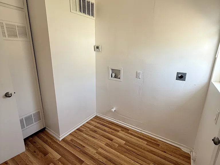 3rd St — Photo 3