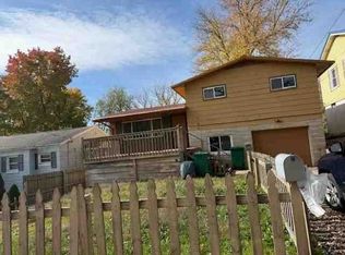 160 Circle Dr, Charleston, WV 25313