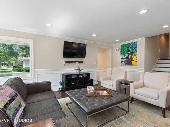 3rd image of 315 Greenfield Dr