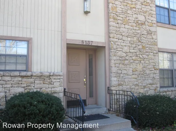8137 Holmes Rd APT C102, Kansas City, MO 64131