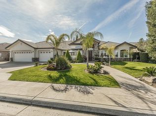 2888 Ashcroft Ave, Clovis, CA
