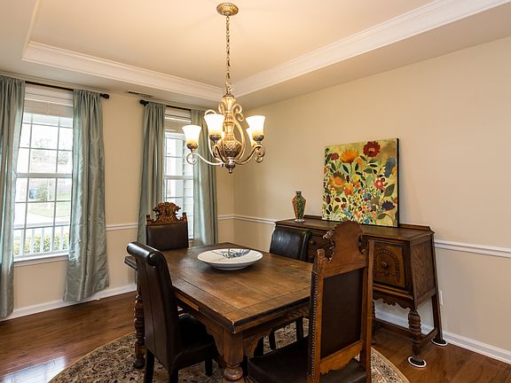 2nd image of 505 Valleymede Dr