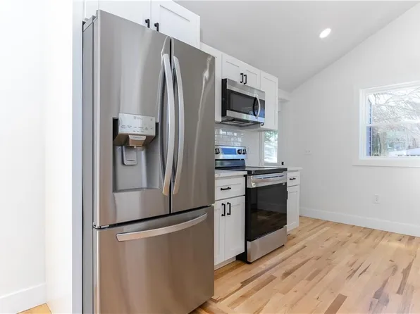 170 Brandy Brook Rd, Scituate, RI 02857