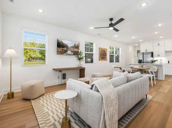 1324 S Van Buren Ave, Fayetteville, AR