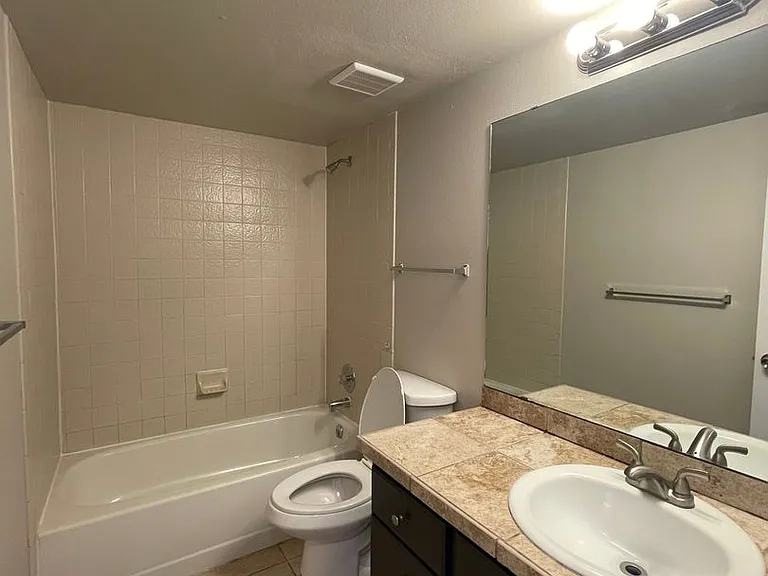 918-922 Teal Ct. — Photo 31