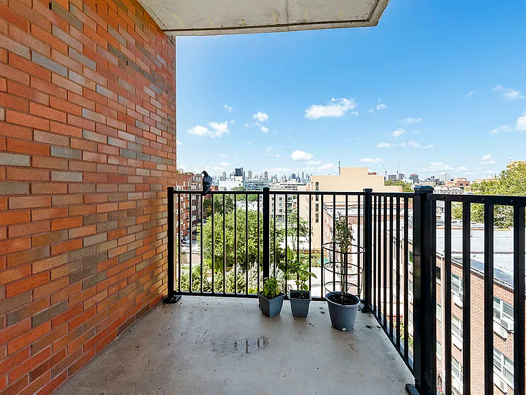 30-82 Crescent St #4C — Photo 5