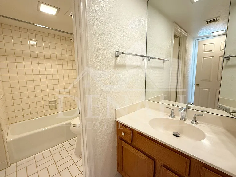 15076 N Escondido Dr #B — Photo 14