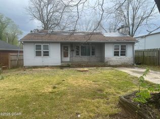 3022 E 9th St, Joplin, MO 64801