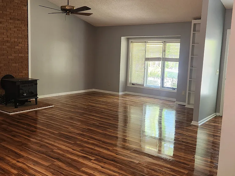 Hilltop Cir — Photo 6