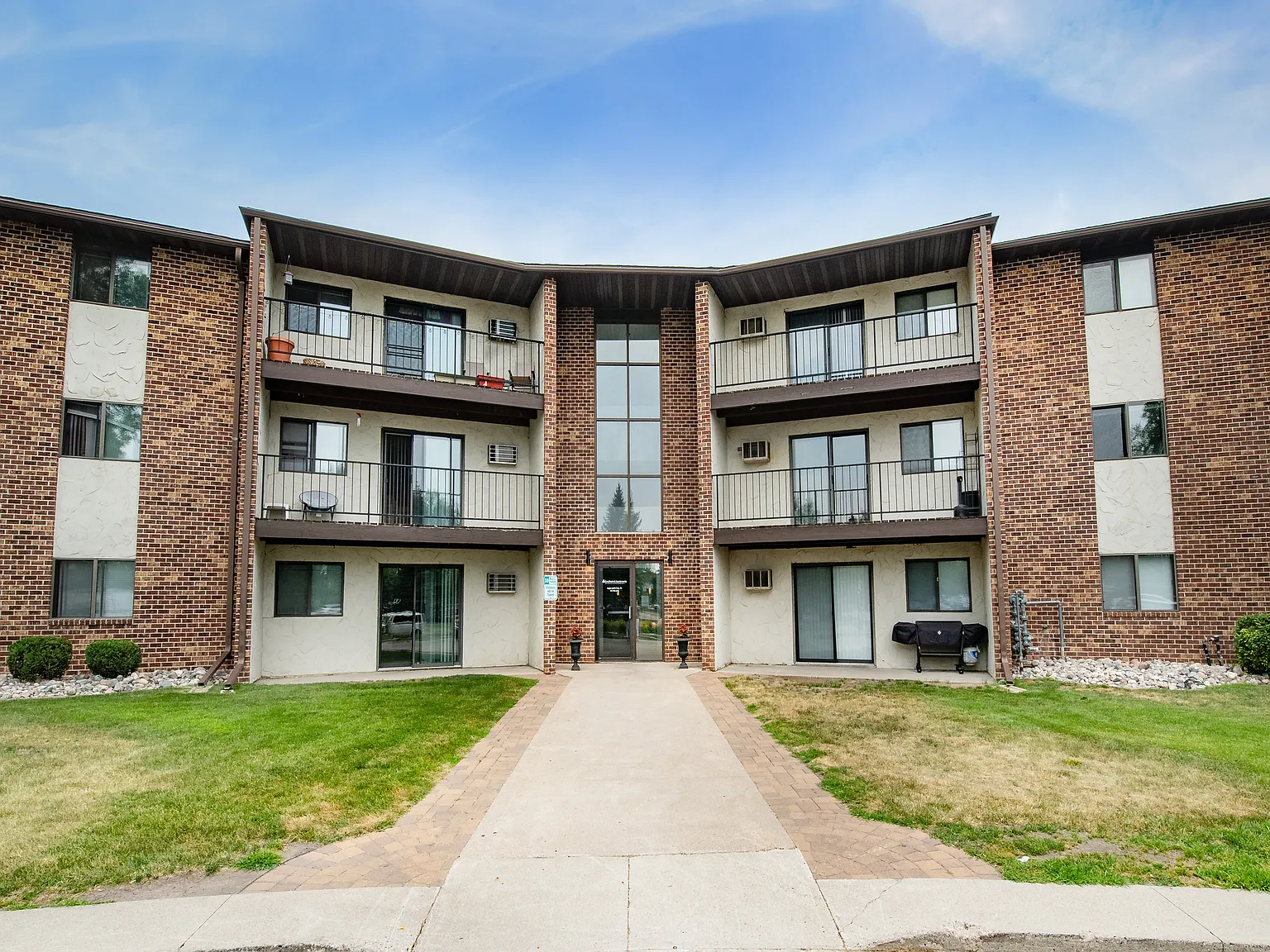 Southwind Apartments — Photo 3