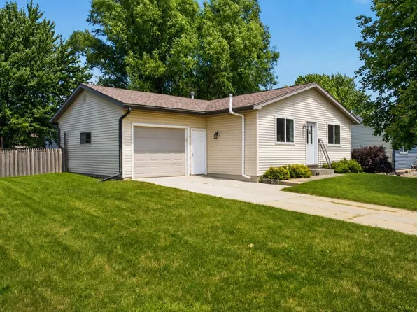 913 2nd St NW, Byron, MN 55920