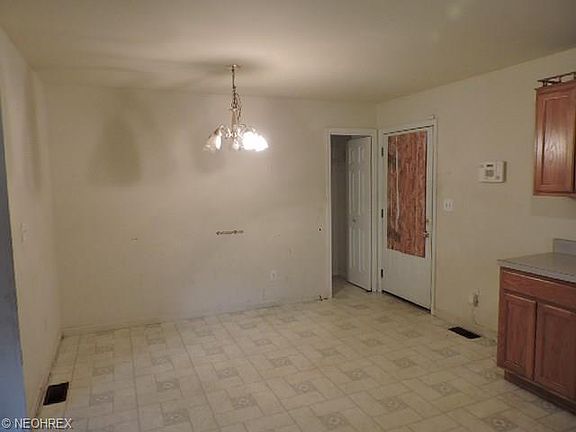 3rd image of 1201 Packard Dr