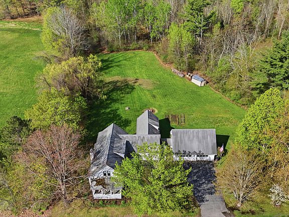 4th image of 560 W Auburn Road
