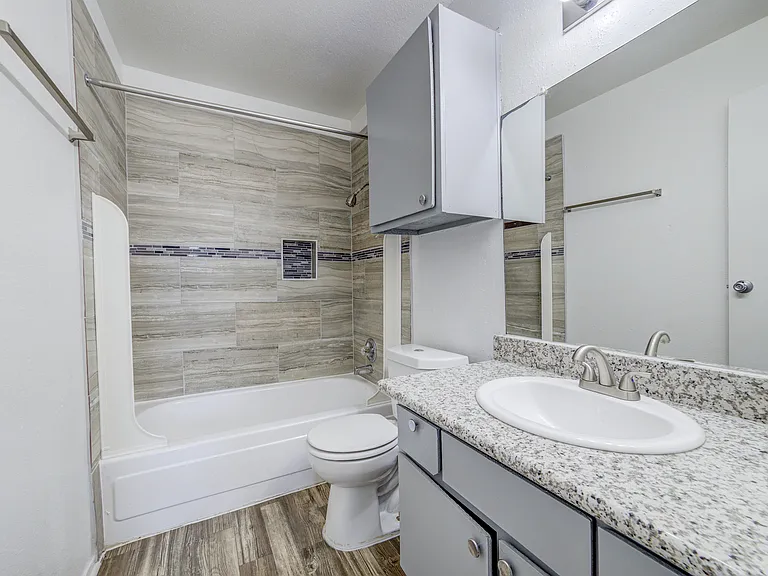 Ashford Santa Cruz Bathroom