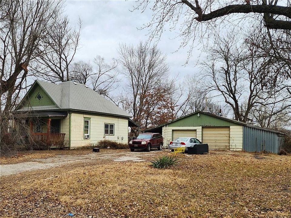 2nd image of 506 Main St