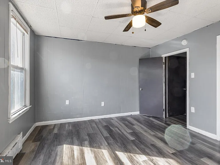 3218 E Thompson St — Photo 20