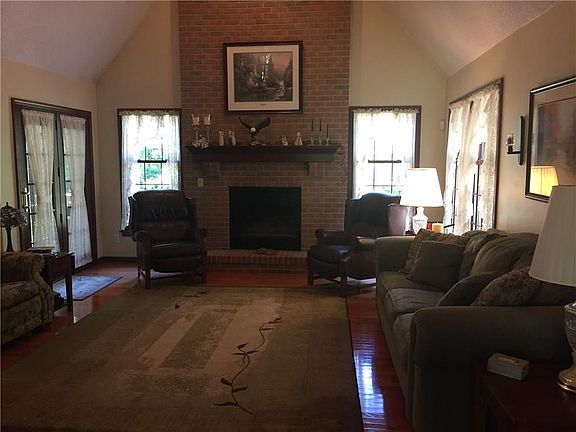 5th image of 5912 Dogwood Dr