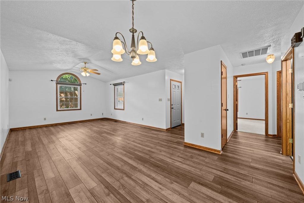 Apartment in Lake Township, Stark - More