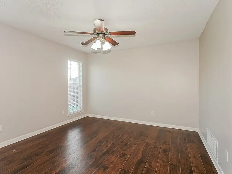 10218 Cottage Oaks Cv — Photo 10