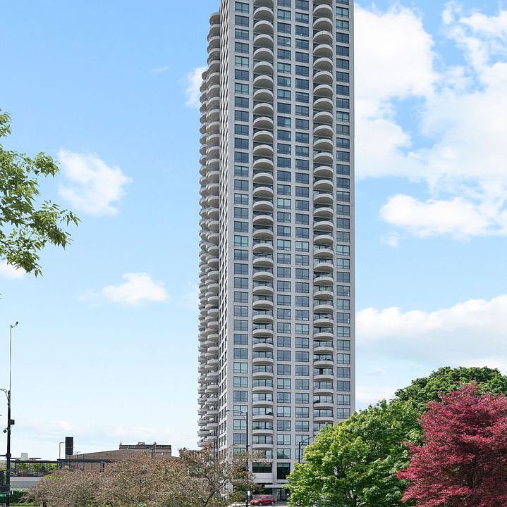 1st image of 2020 N Lincoln Park W APT 18M
